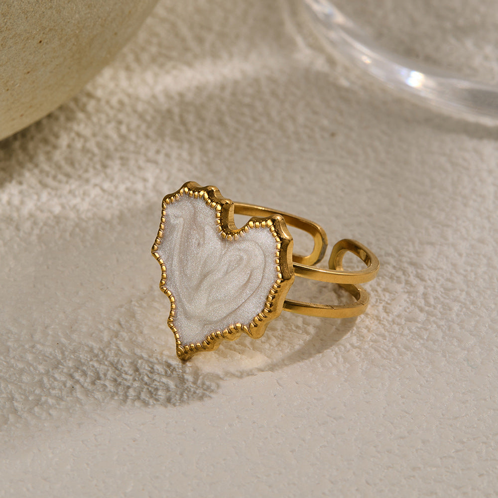 "Qalb" Ring – Heart of Gold by Zaaynaa