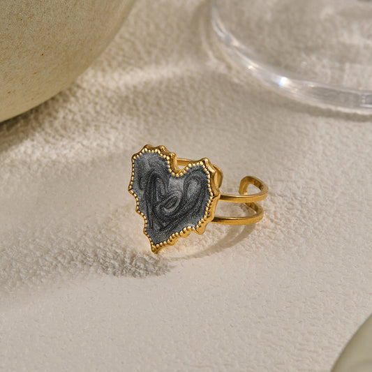 "Qalb" Ring – Heart of Gold by Zaaynaa