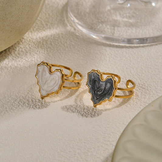 "Qalb" Ring – Heart of Gold by Zaaynaa